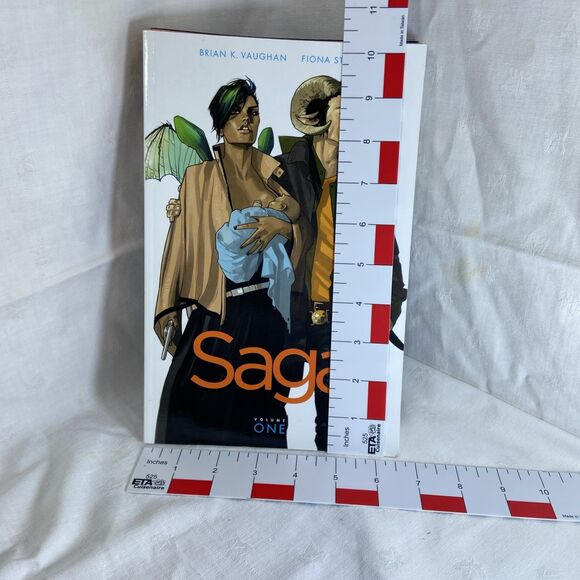 Saga Books 1 - 4 Brian K. Vaughan Fiona Staples Graphic Novel Comic - Picture 15 of 16